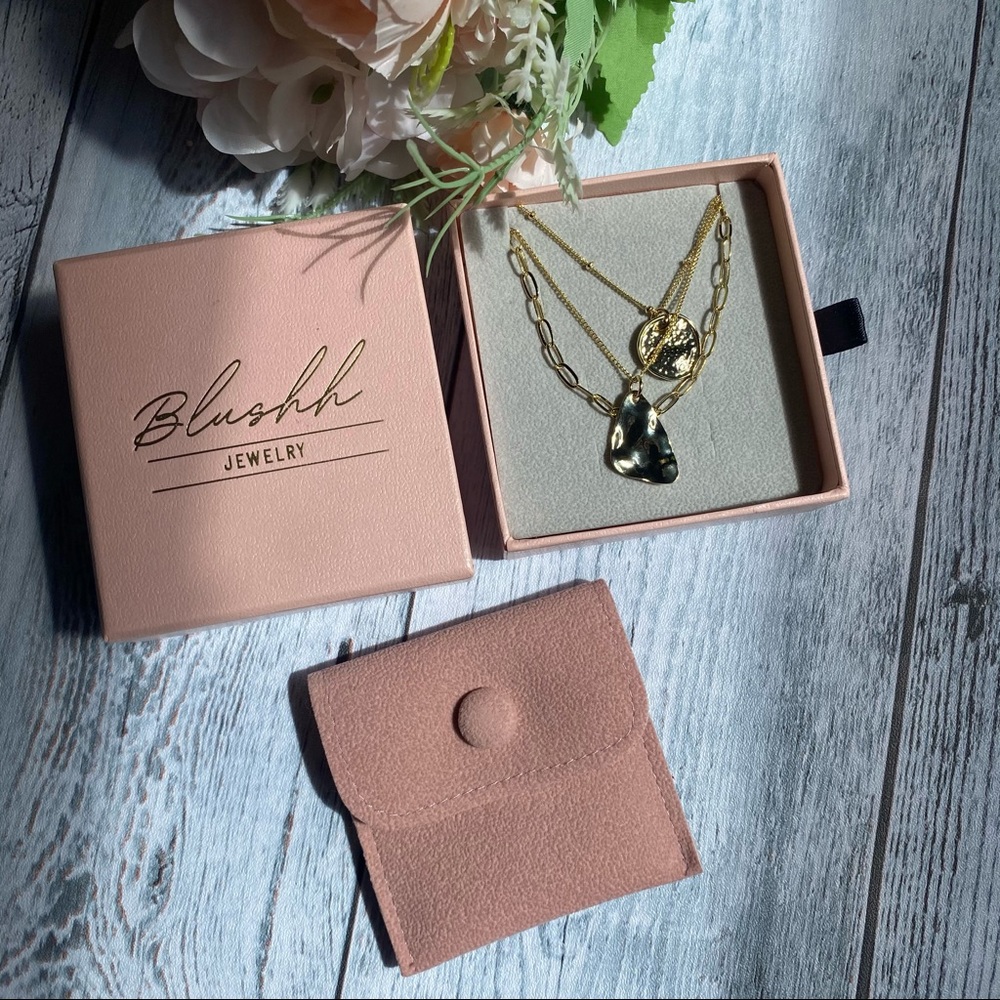 Minimalist moon and Star necklace gold plated - Picture 5 of 5